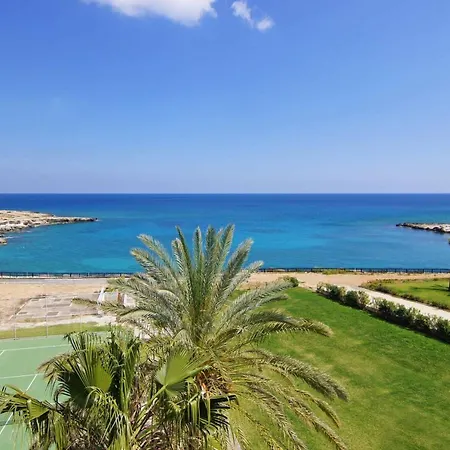 Veronica - Coralli Beachfront * بروتاراس