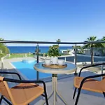 Veronica - Coralli Beachfront Apartamento