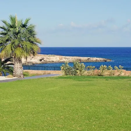 Veronica - Coralli Beachfront Апартаменты Протарас