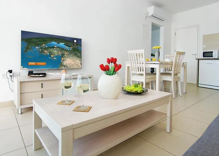 Veronica - Coralli Beachfront Appartement *
