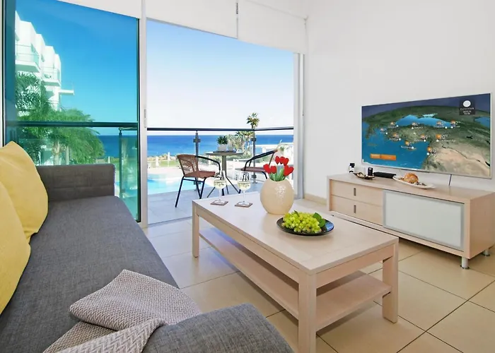 Veronica - Coralli Beachfront Apartament