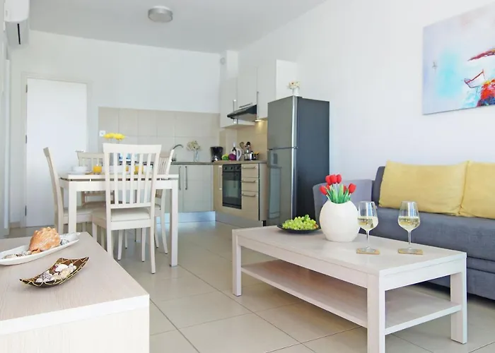 Apartament Veronica - Coralli Beachfront Protaras