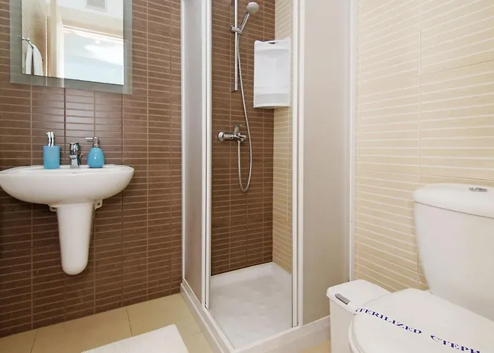 Veronica - Coralli Beachfront Apartamento Protaras