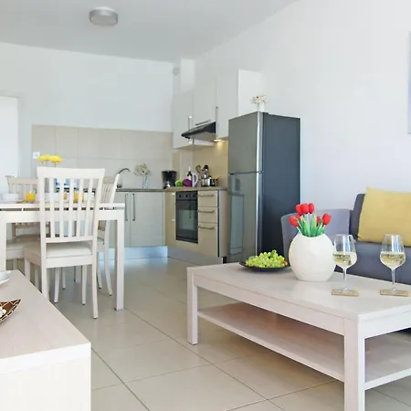 Apartamento Veronica - Coralli Beachfront Protaras